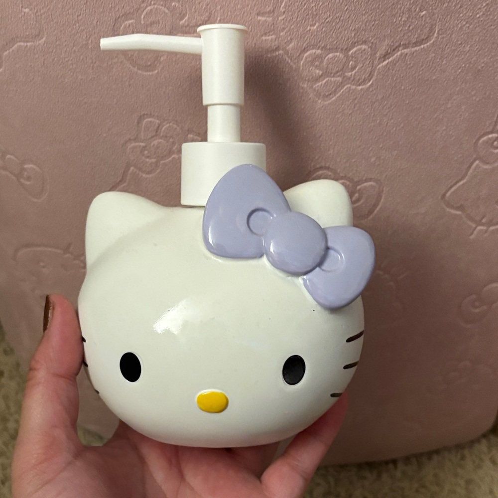 Hello Kitty White and Lavender Soap Dispenser